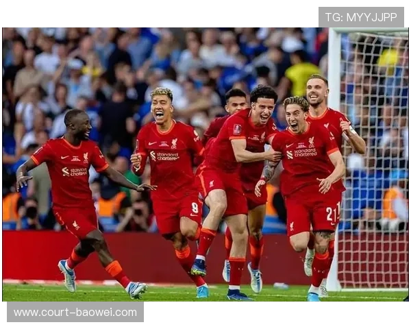 足球球星与球迷激情对抗精彩瞬间一览谁能笑到最后尽显足球魅力 足球球星与球迷激情对抗精彩瞬间一览谁能笑到最后尽显足球魅力